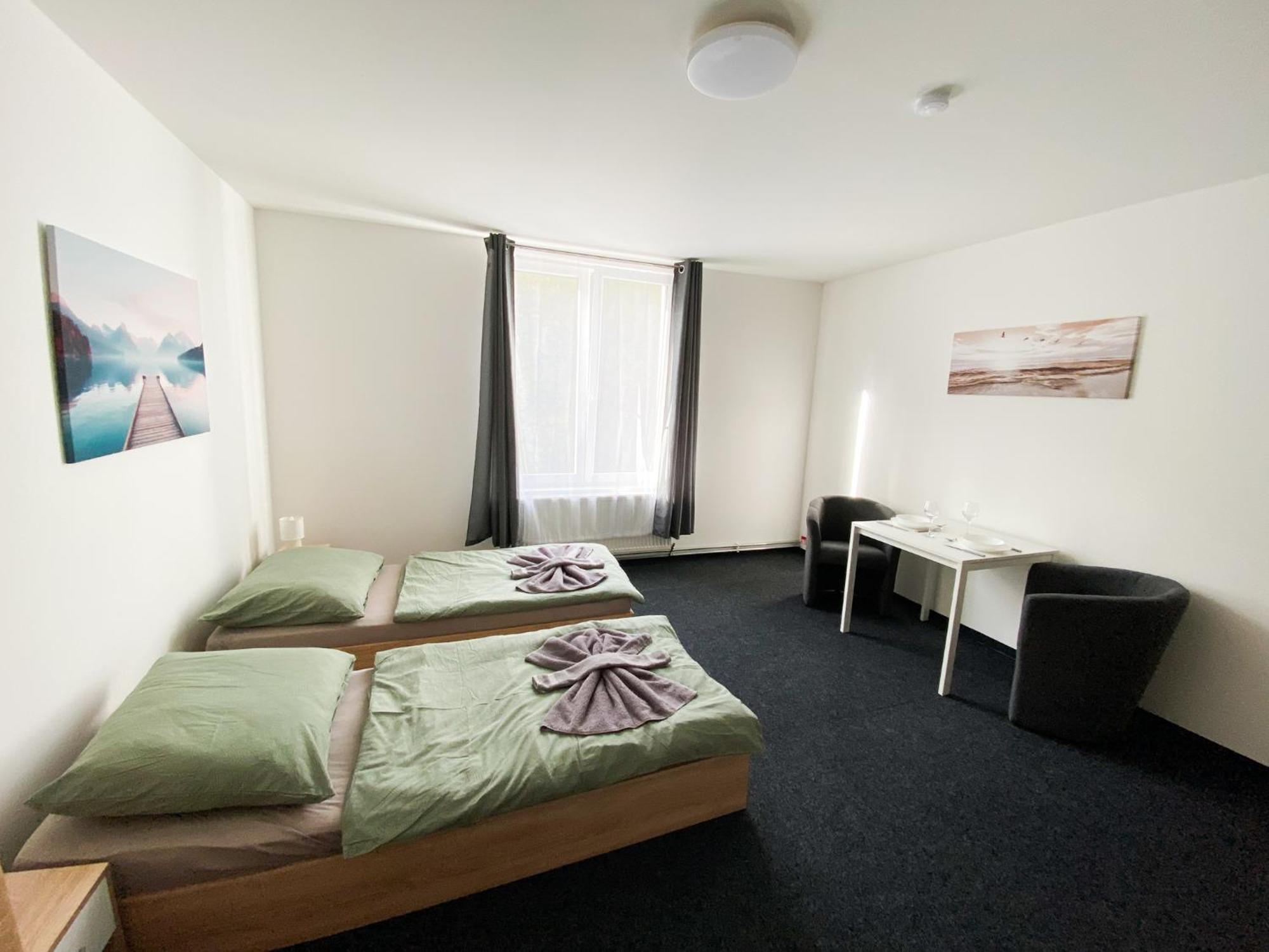 Apartmany Plzen Zborovska 22 A ภายนอก รูปภาพ